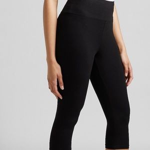 Women’s Express Black Cropped Leggings (NWT) Med